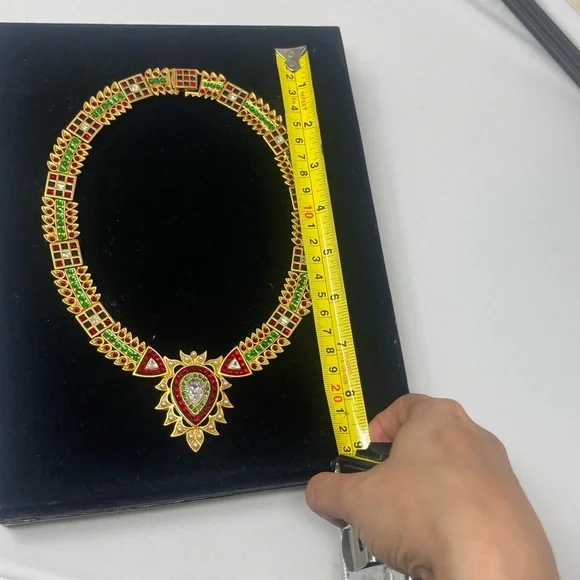Franklin Mint Gold and Green Necklace with Red Accents - Picture 11 of 12